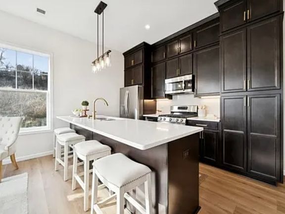3rd image of 2215 Lebanon Dr #1