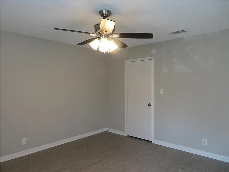 11700 Sierra Nevada #B — Photo 15