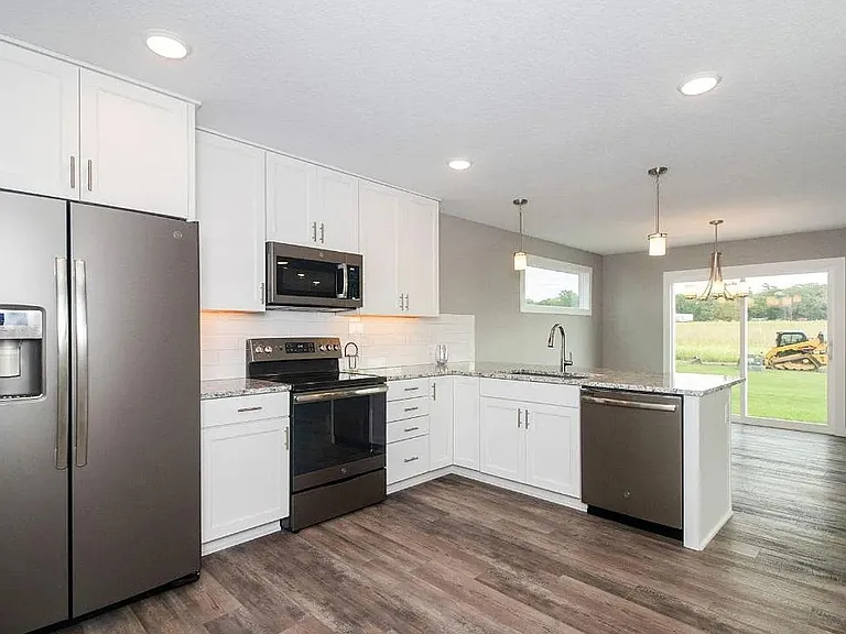 1817 NE Heritage Dr — Photo 9