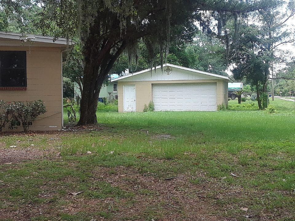 Detached Garage