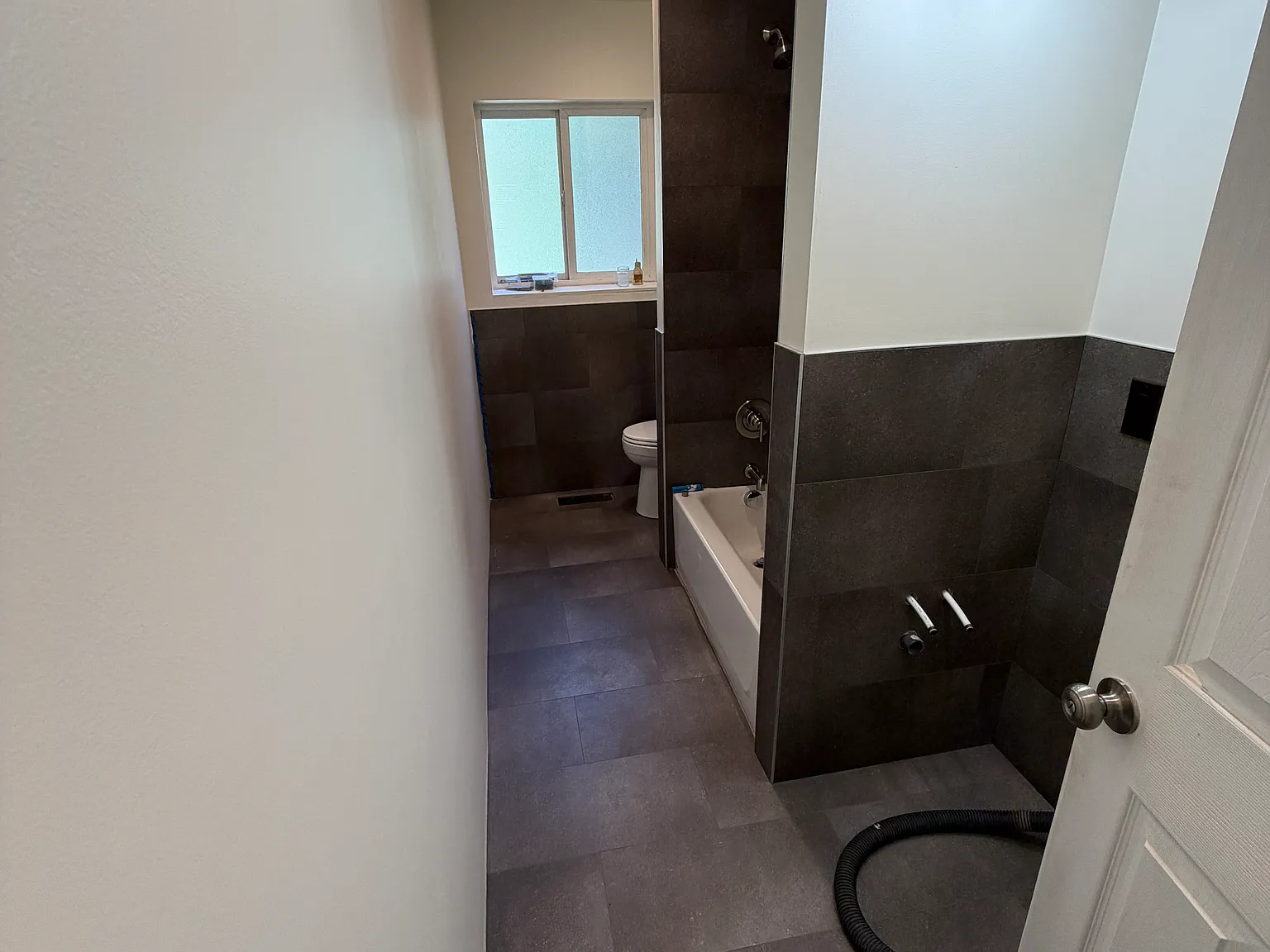 3 bed, 1600 sqft, $1,800 — Photo 3