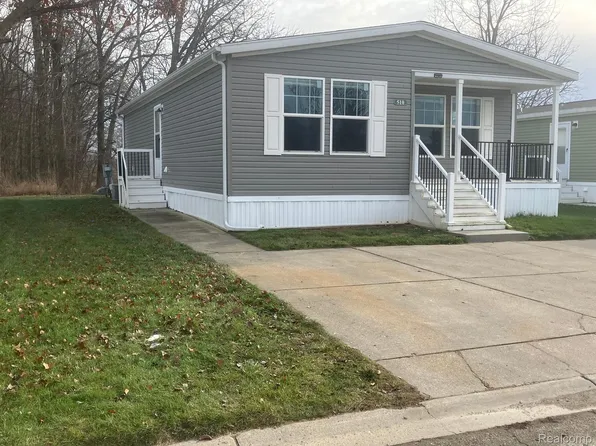 510 N Skyview Dr, Morrice, MI 48857