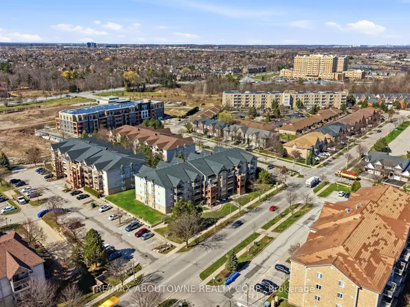 4015 Kilmer Dr #111, Burlington, ON L7M 4M4