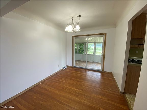 3rd image of 30418 Briar Ct