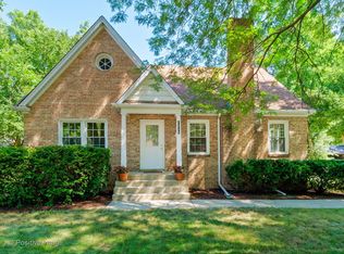 1215 Jewell Rd, Wheaton, IL 60187