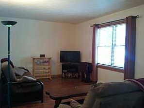 4th image of 102 Sunrise Cove Ln