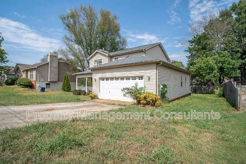 4 bed, 3.0 bath, 2234 sqft, $2,000 — Photo 3