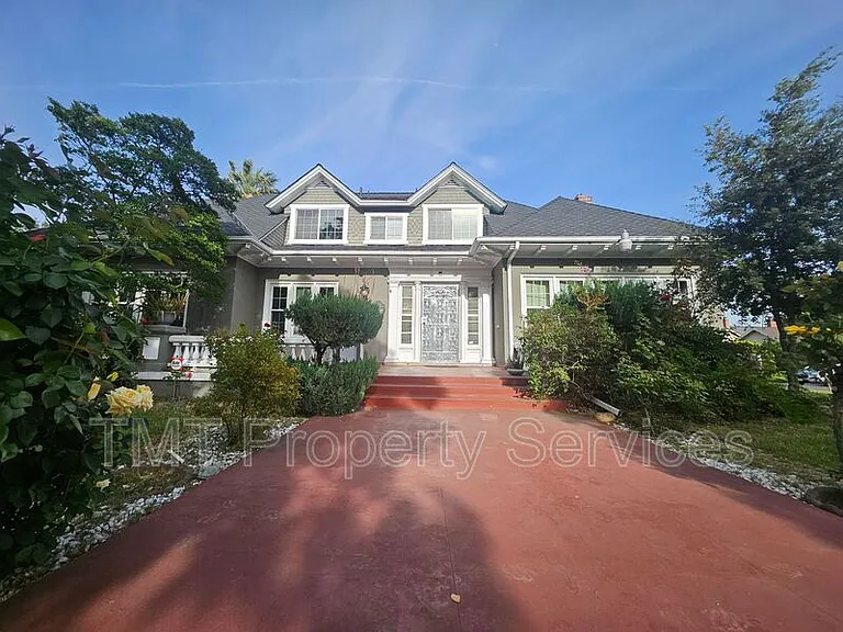 1214 N Pershing Ave — Photo 10
