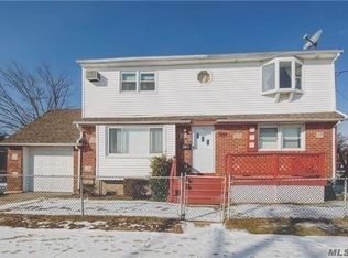 2369 Lindy Rd, Westbury, NY 11590
