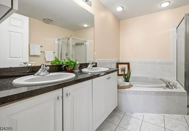 424 Hartford Dr — Photo 29