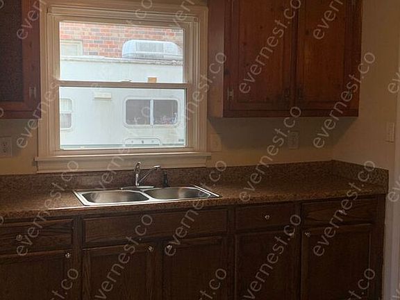 2nd image of 215 N Linden Ave