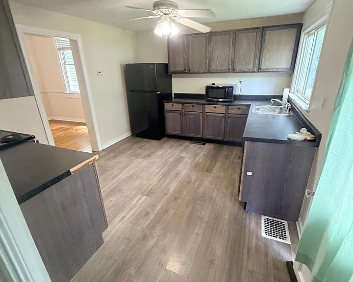 4002 Southern Pkwy — Photo 19
