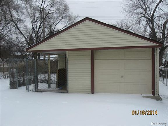 3rd image of 25638 Firwood Ave