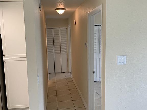 4th image of 232 SE Eyerly Ave