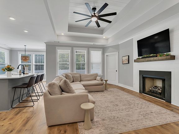4th image of 3128 Chatfield Dr