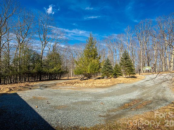 5th image of 448 Howards Knob Rd