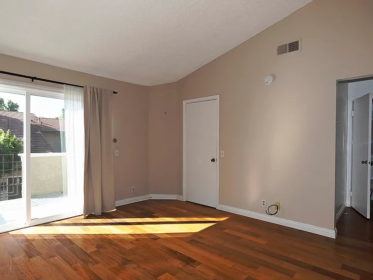157 Stanford Ct — Photo 7