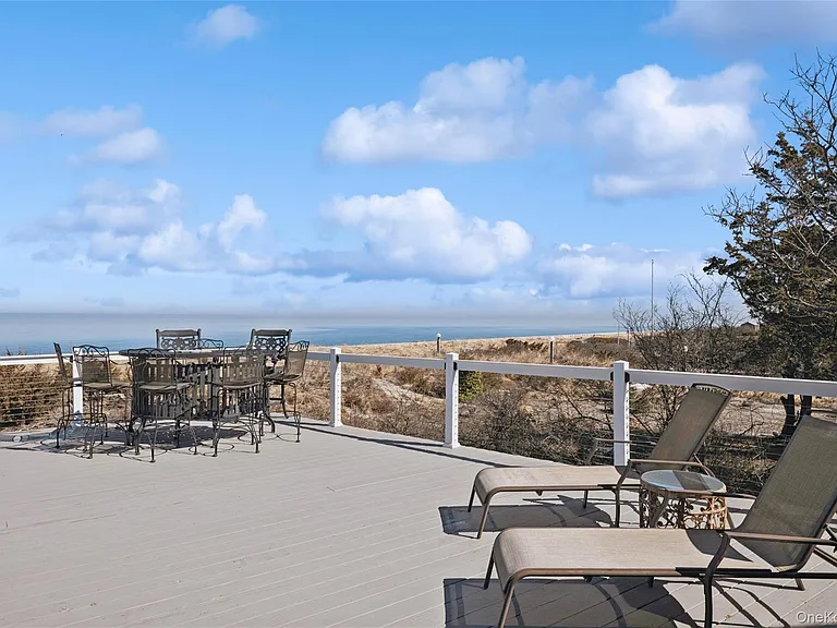 171 Harbor Beach Rd — Photo 5