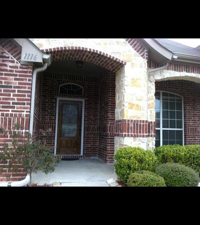 1st image of 1116 Caroline Dr