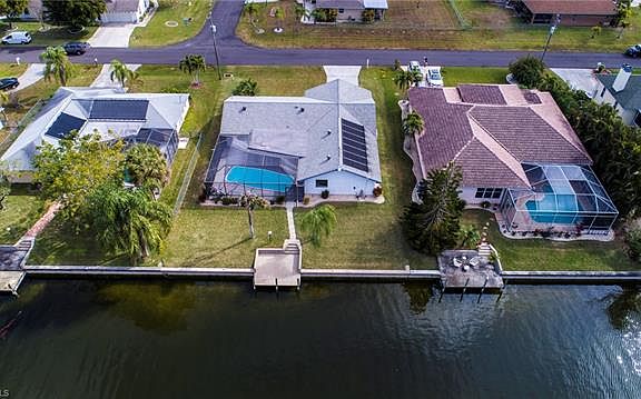 3rd image of 3732 SW 5th Ave