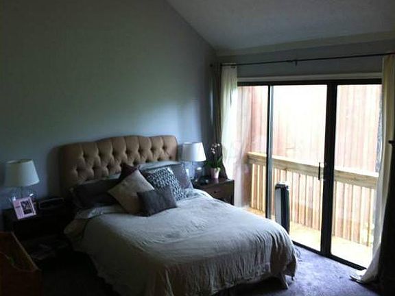 3rd image of 4832 Crazy Horse Ln