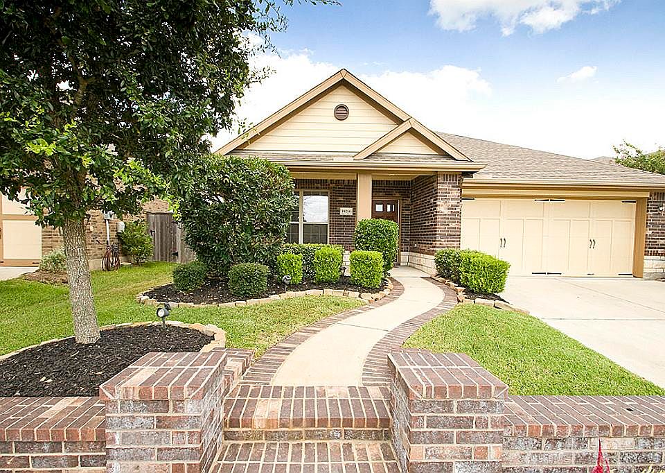 1st image of 18214 E Willow Oak Bend Dr