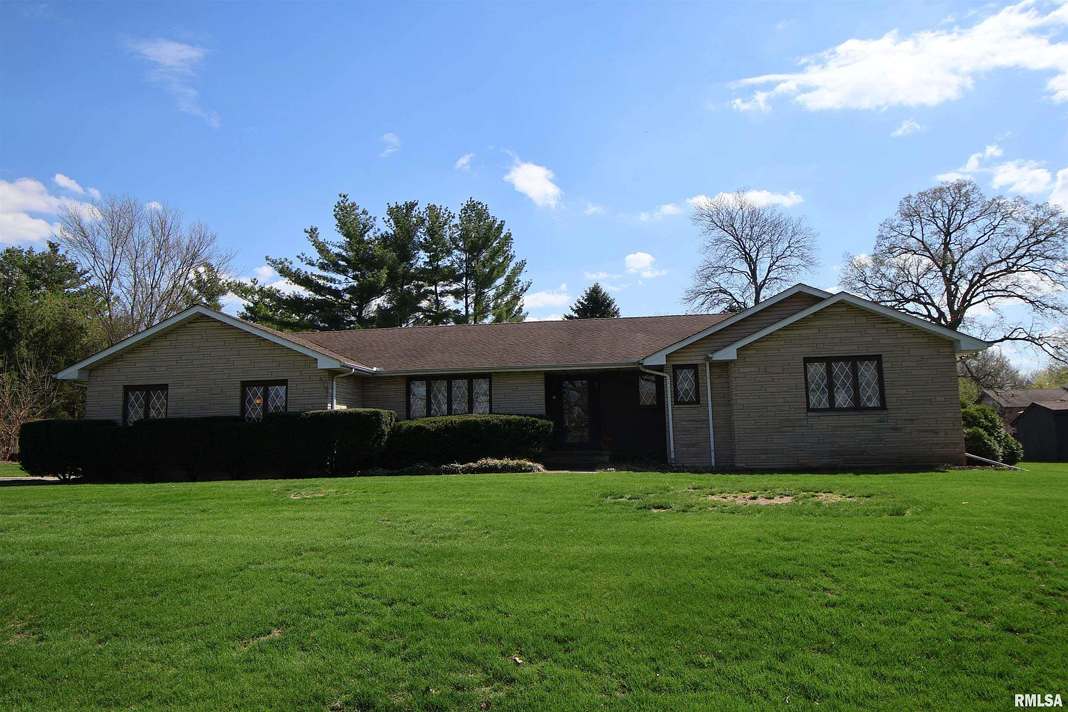 249 Whispering Oaks Dr photo 1