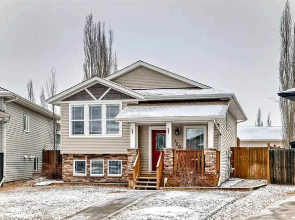 120 SW Heartland Cres, Penhold, AB T0M 1R0