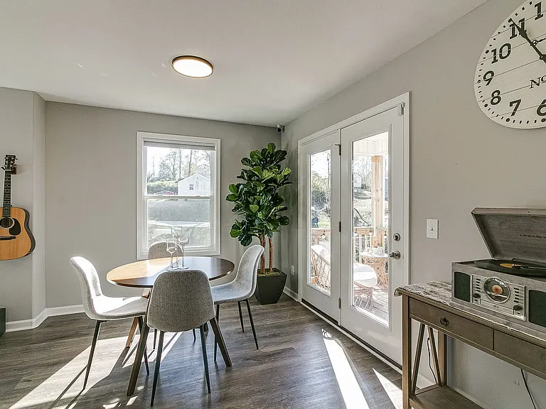 924 E Happy Hollow Dr — Photo 12