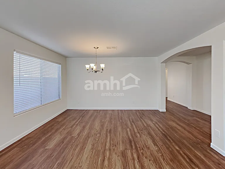 17211 W Watkins St — Photo 6