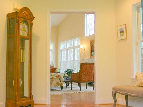 2nd image of 14B Harwood Dr