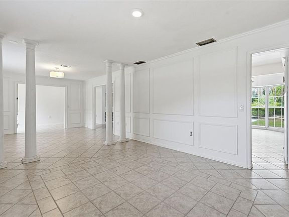 3rd image of 1303 WALLWOOD DRIVE