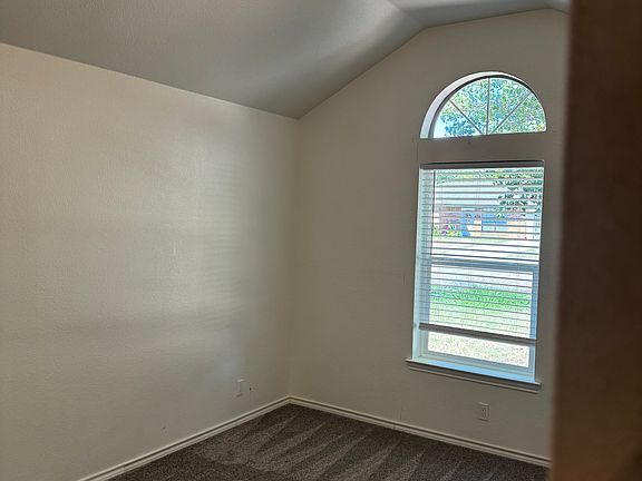5th image of 718 Park Pl