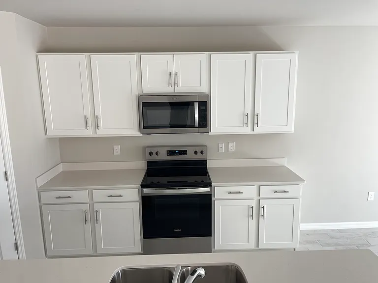 455 Londrina Dr — Photo 4