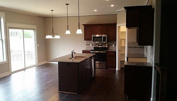 4th image of 131 Johnson Dr