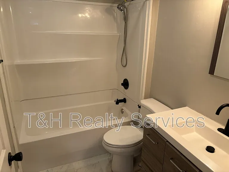 2921 N Delaware St — Photo 14