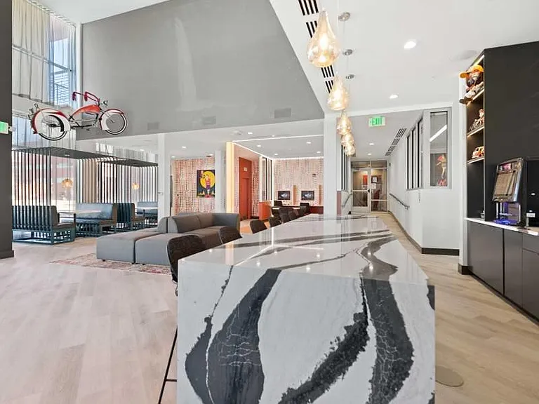 SB1K Apartments — Photo 9