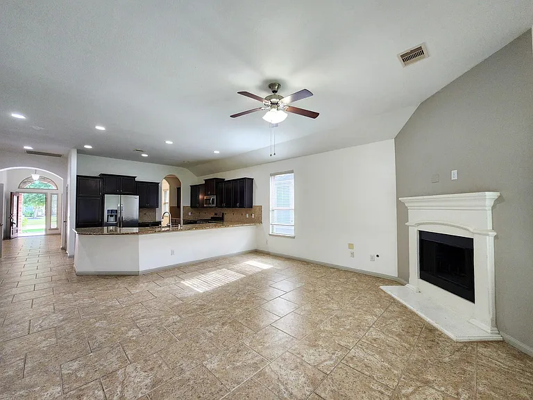 4515 Greenleaf Dr — Photo 10