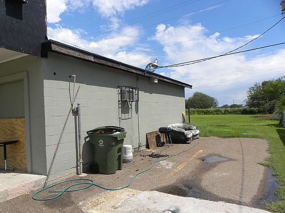 3rd image of 301 E Palma Vista Dr