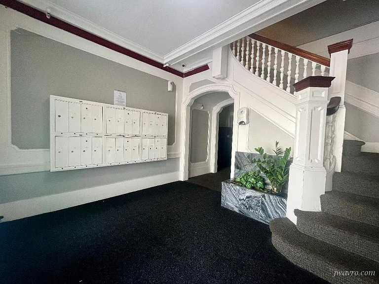 2360 Van Ness Ave #10 — Photo 7