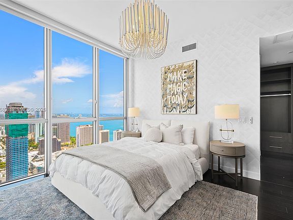5th image of 1100 Biscayne Blvd Unit 5706