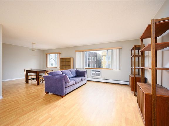 3rd image of 930 Ontario St APT 3A