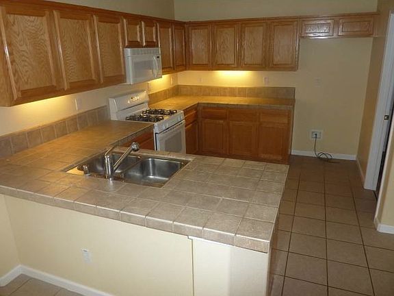CLEAN KITCHEN