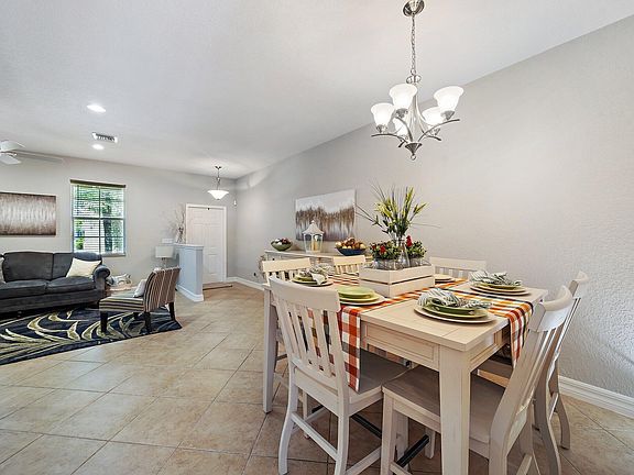 4th image of 227 E Bay Cedar Cir
