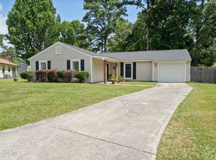 103 Woodside Ct, Jacksonville, NC 28546