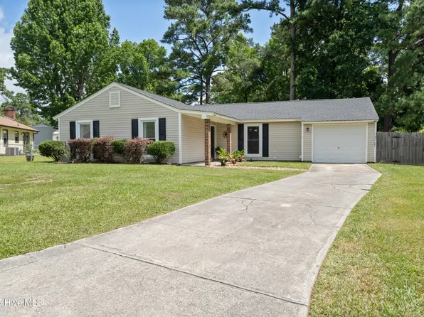 103 Woodside Court, Jacksonville, NC 28546
