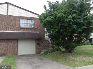 9225 Walker St #B, Philadelphia, PA 19114