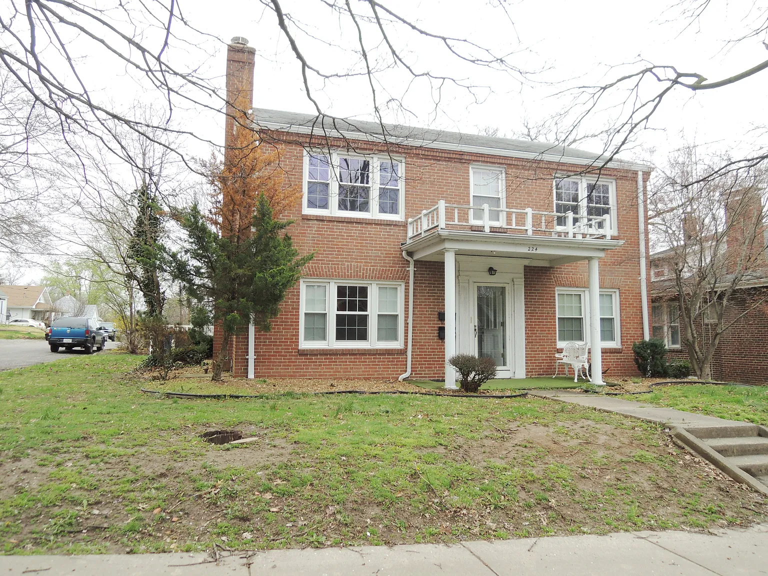 224 Eastern Ave photo 1