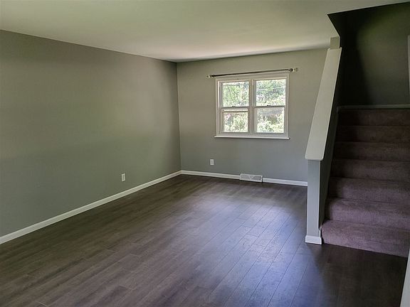 2nd image of 411 Woodland Dr