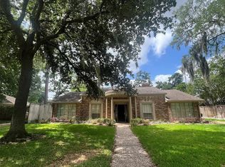 10319 Green Tree Rd, Houston, TX 77042